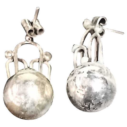 Pendientes de lágrima con forma de bola