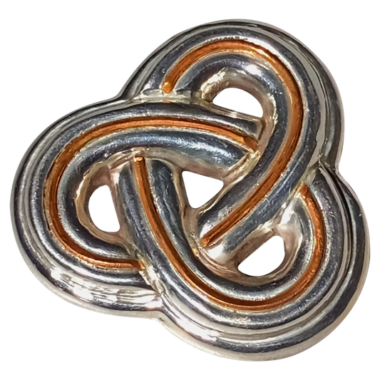 Broche de triqueta de cobre