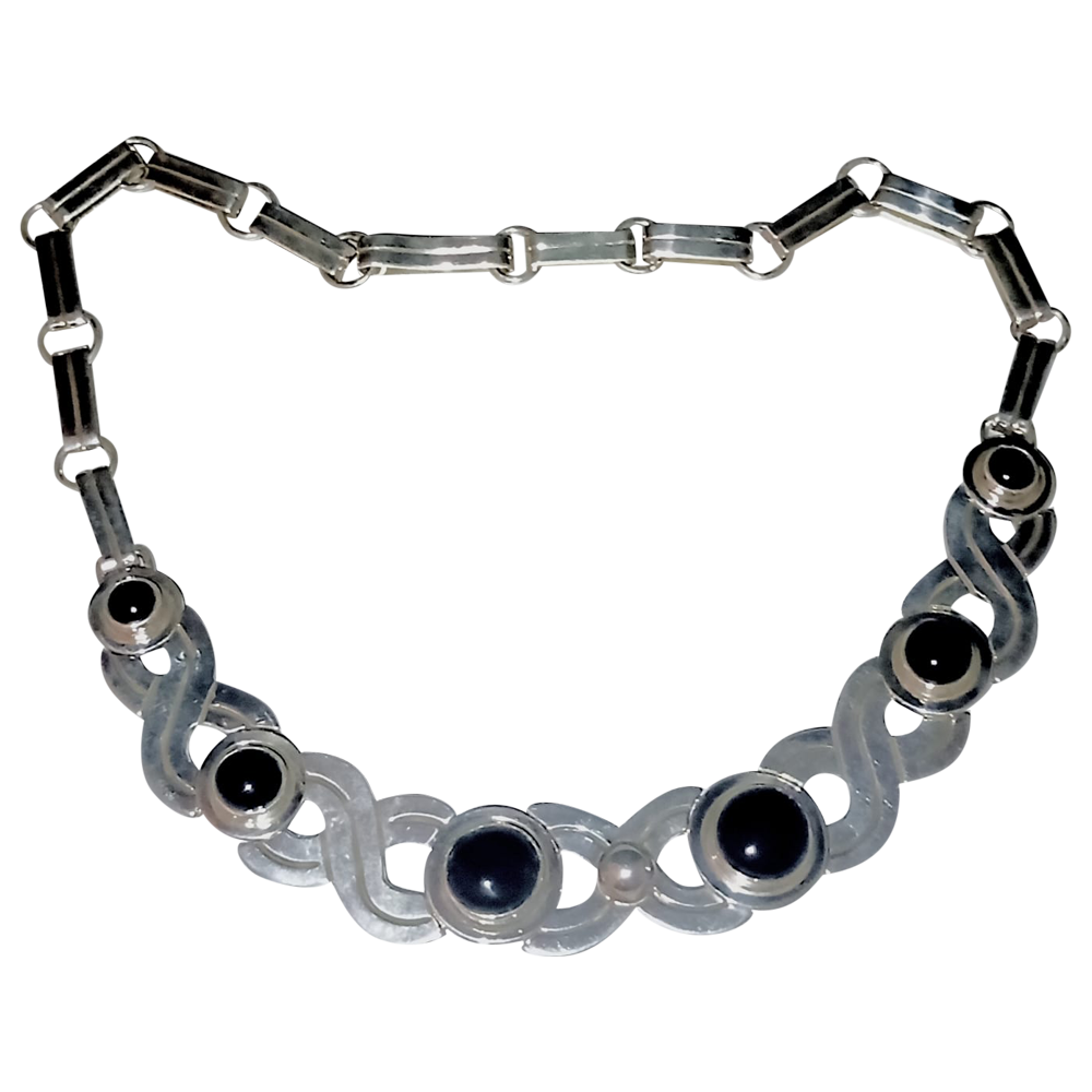 Collar de ónix enlazado