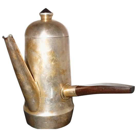 Hervidor con mango de madera